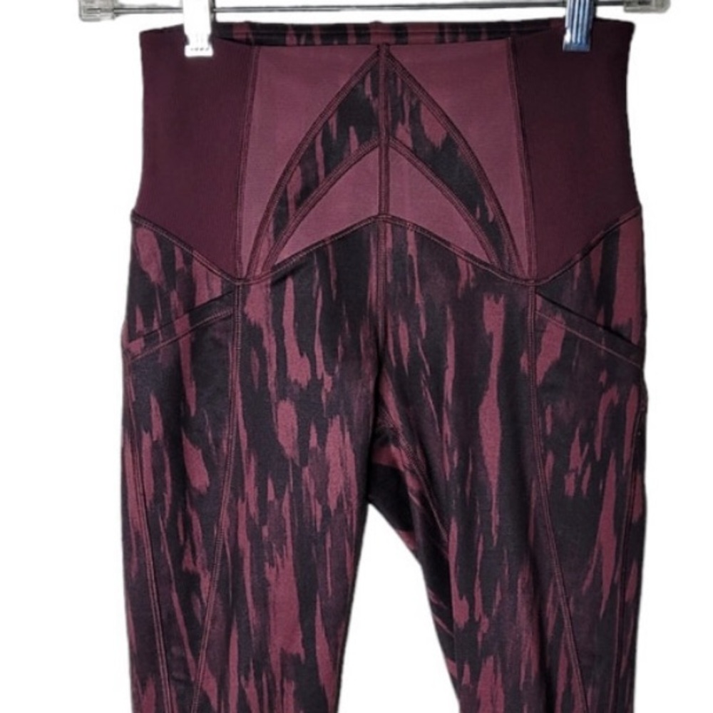 Like New Lululemon Burgundy and Black Crop Leggings with Wide Waistband size 8